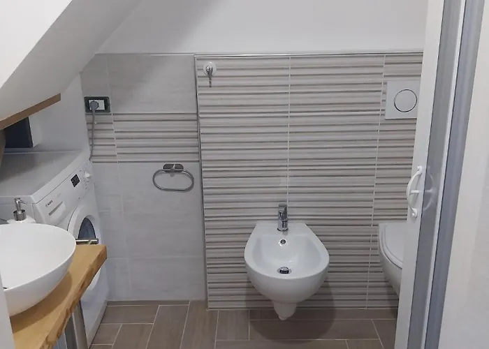 度假居 Arianna 特罗佩阿